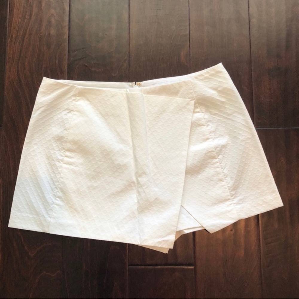 NWOT White Lilly Pulitzer Envelope Skort